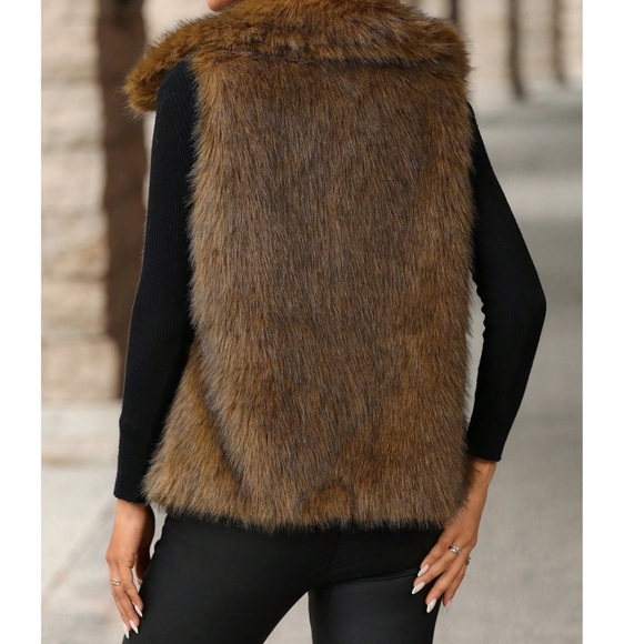 Luxe Vegan Fur Wide collar Open Front Vest - Picture 3 of 6